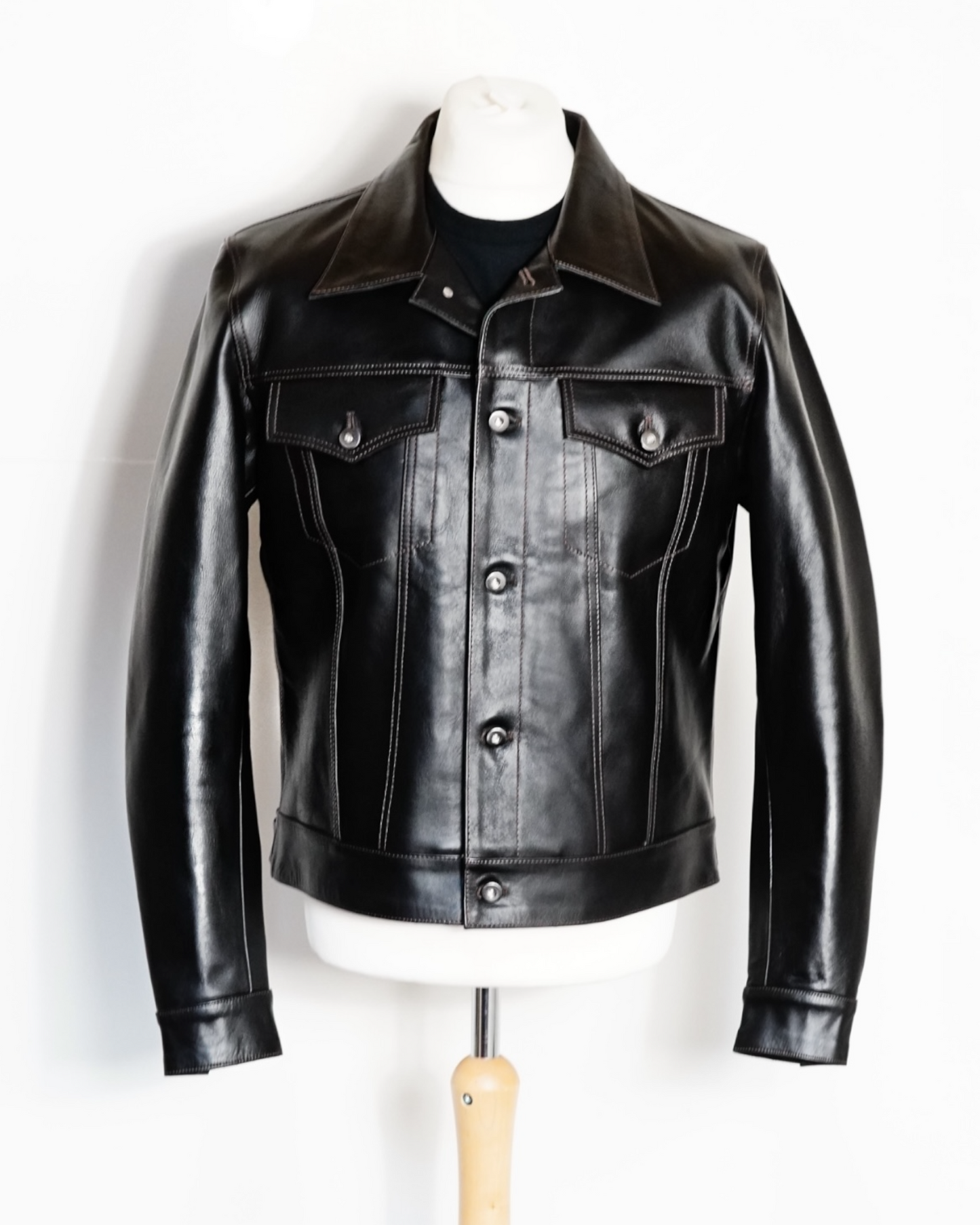 THE LONELY HUNTER 40”